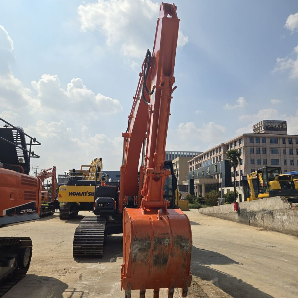 Hitachi ZX210 - Excavadora de cadenas: foto 1 Hitachi ZX210 - Excavadora de cadenas: foto 1