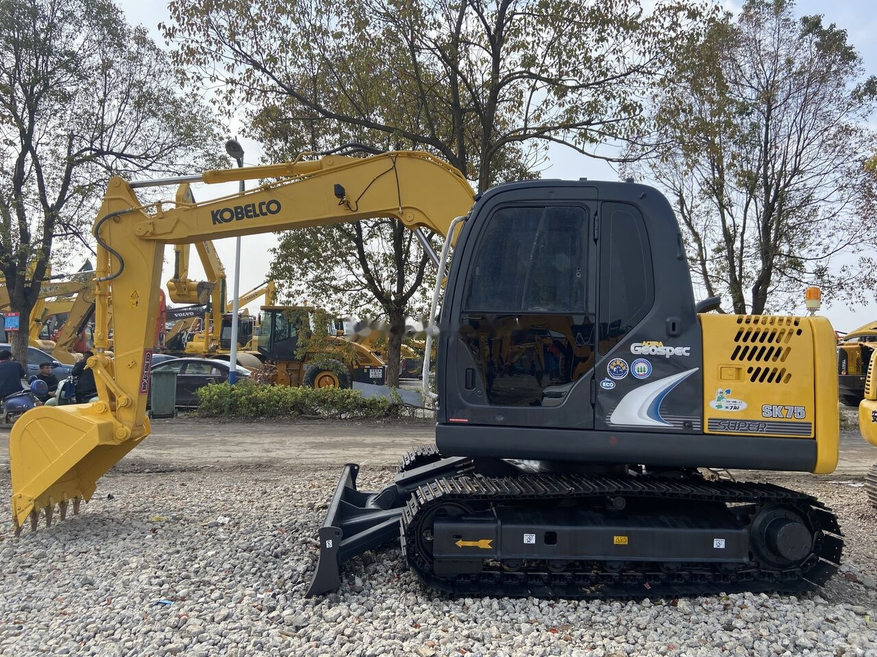 Kobelco SK75-8 - Miniexcavadora: foto 1 Kobelco SK75-8 - Miniexcavadora: foto 1