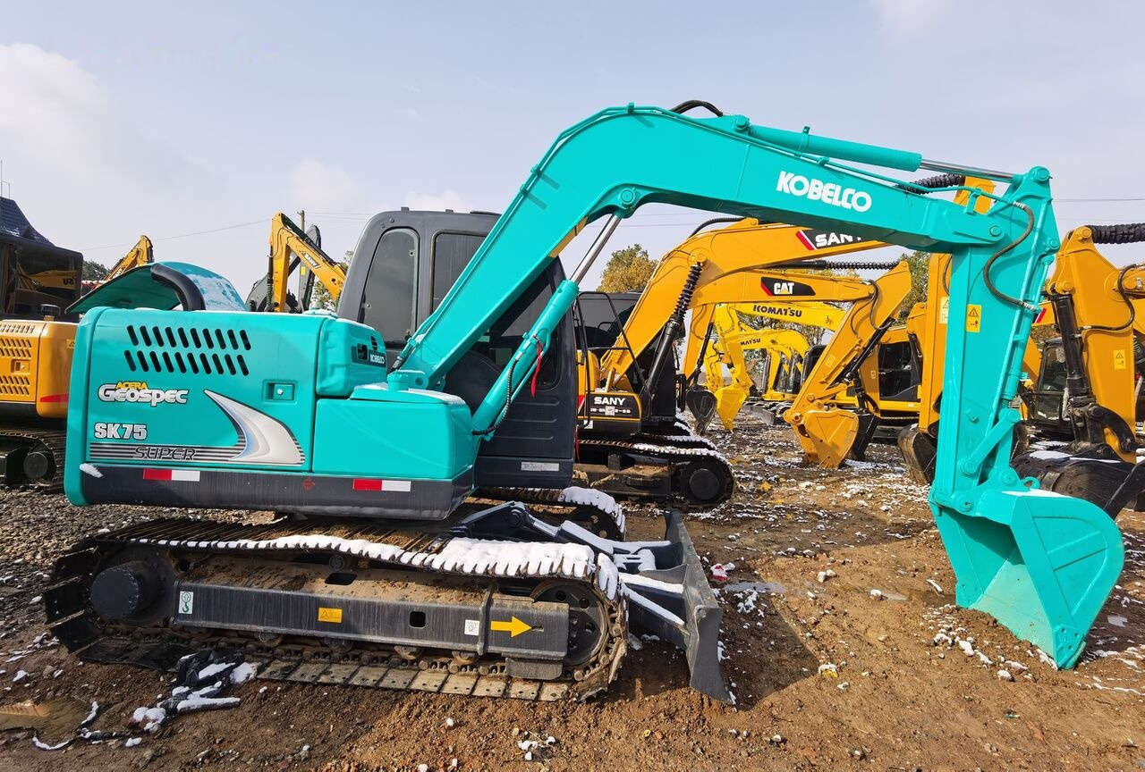Kobelco SK75 - Miniexcavadora: foto 5 Kobelco SK75 - Miniexcavadora: foto 5
