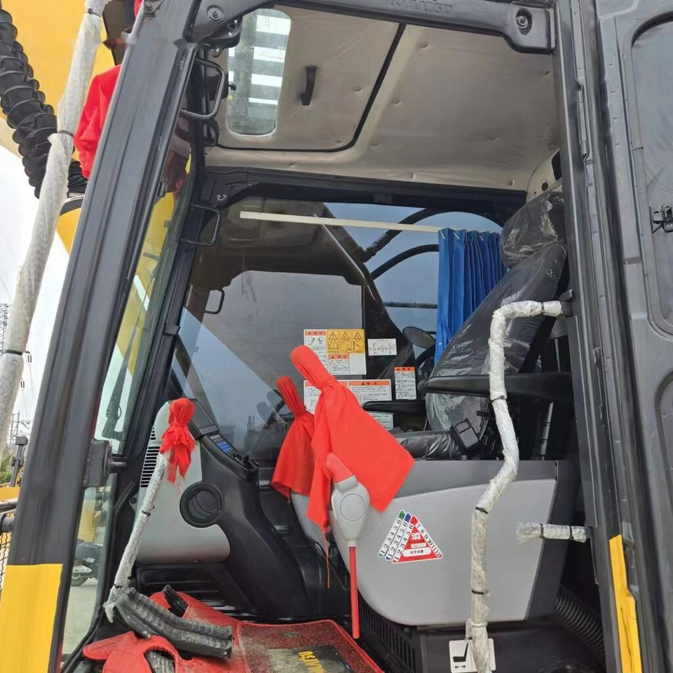 Excavadora de cadenas Komatsu PC200-8: foto 12