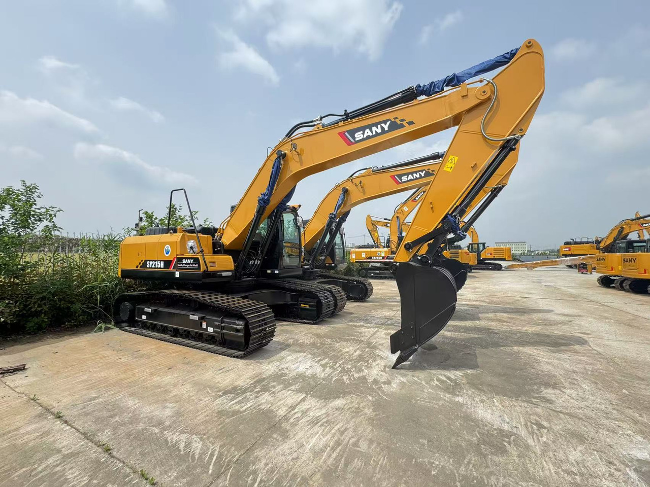 SANY SY215H - Excavadora de cadenas: foto 2 SANY SY215H - Excavadora de cadenas: foto 2