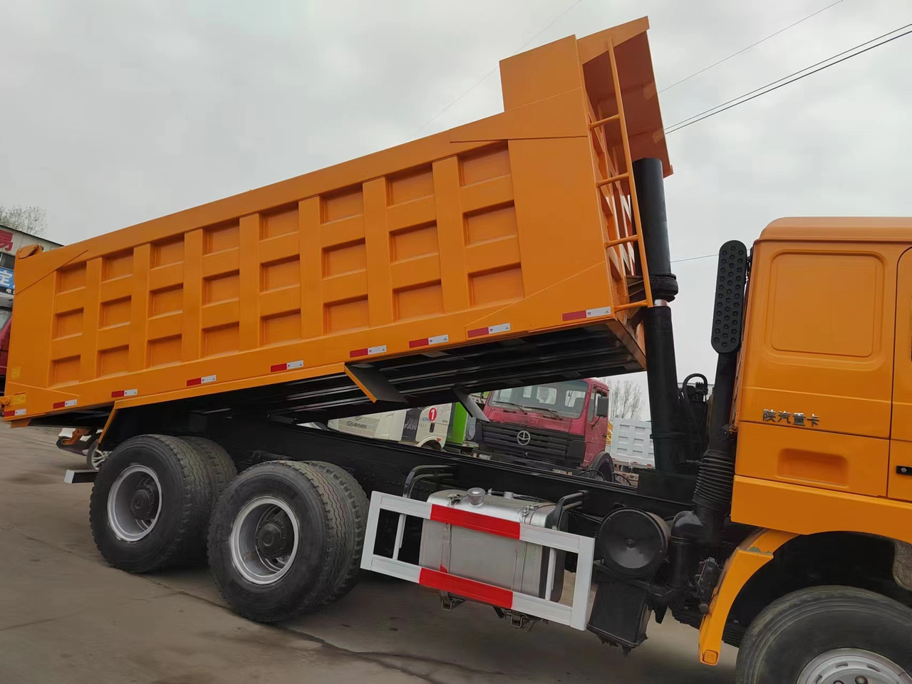 SHACMAN F3000 - Camión volquete: foto 5 SHACMAN F3000 - Camión volquete: foto 5