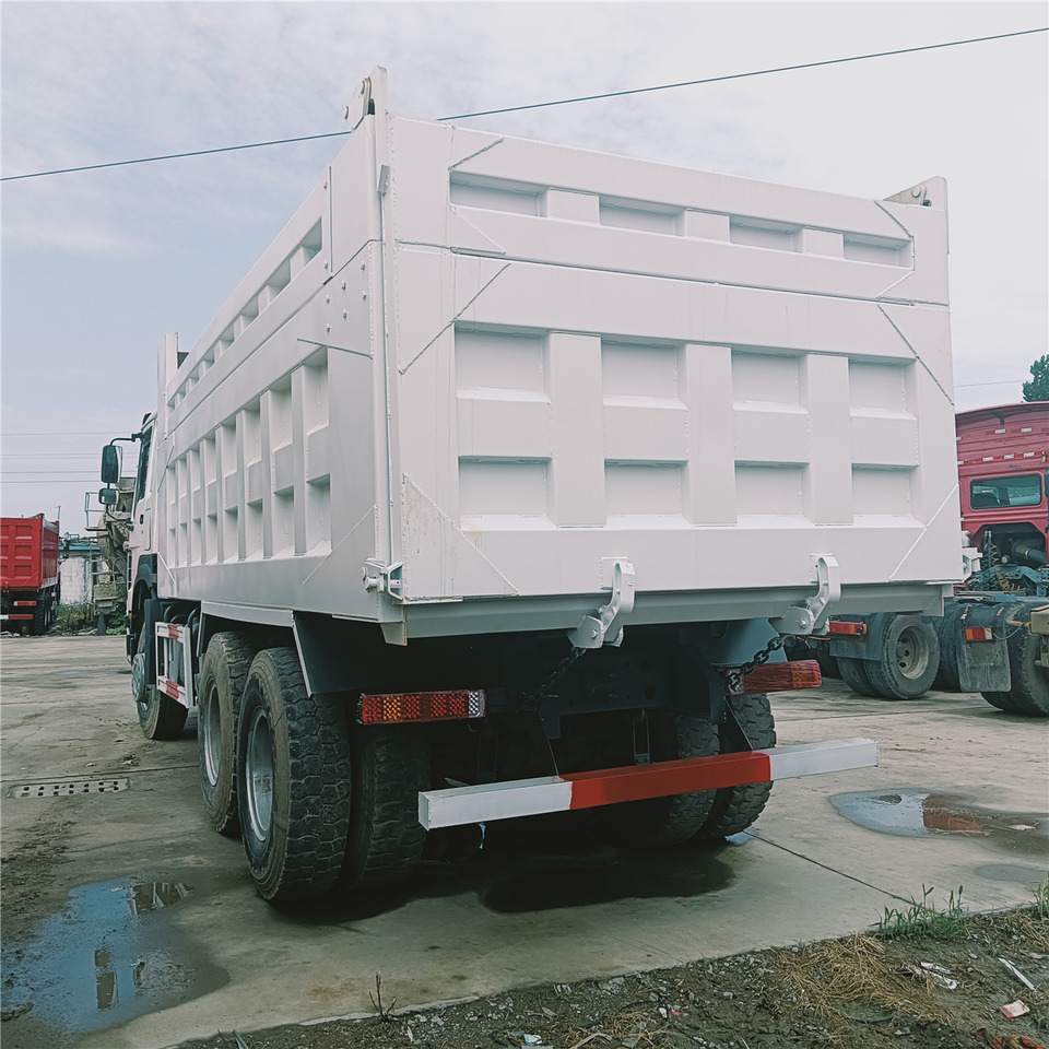 Camión volquete SINOTRUK HOWO 6x4: foto 6