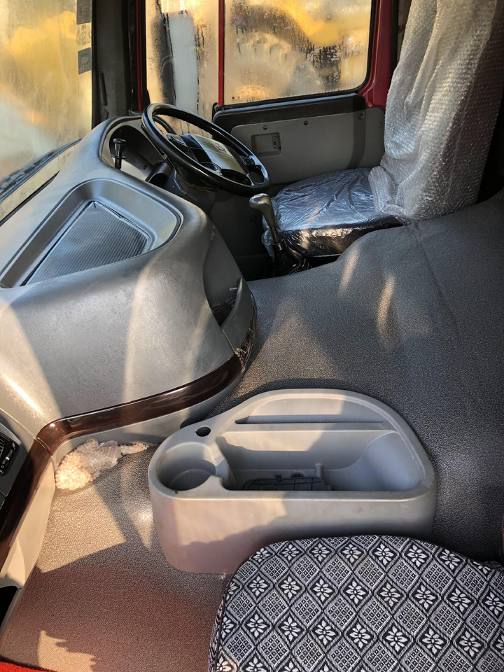 SINOTRUK HOWO - Camión volquete: foto 5 SINOTRUK HOWO - Camión volquete: foto 5