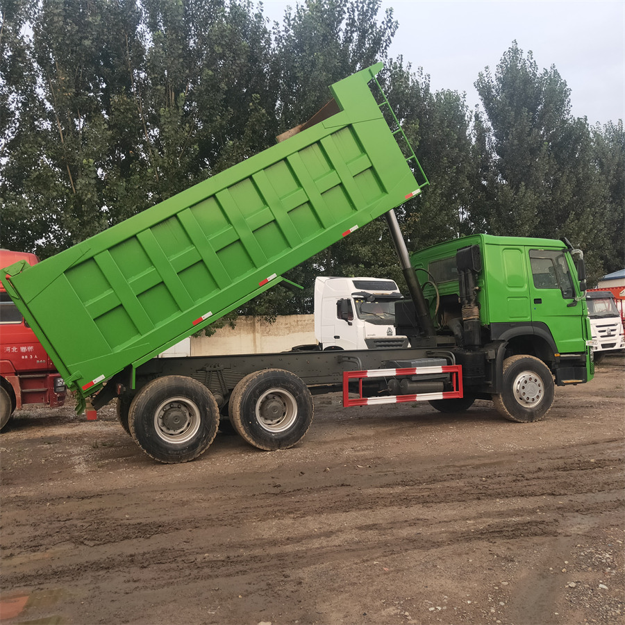 SINOTRUK HOWO - Camión volquete: foto 5 SINOTRUK HOWO - Camión volquete: foto 5