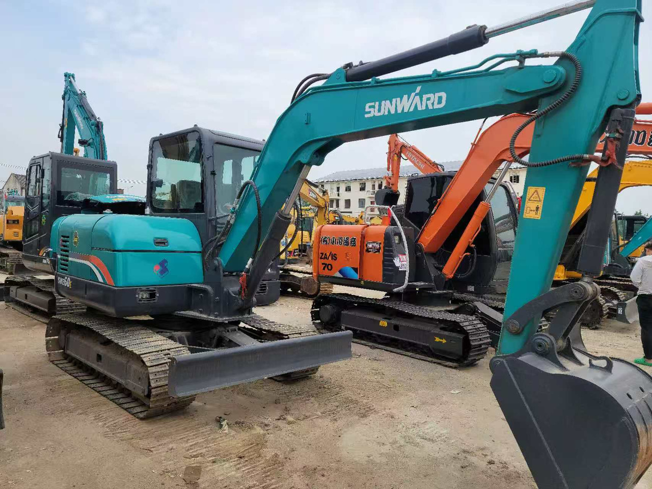 SUNWARD SWE60E - Excavadora de cadenas: foto 2 SUNWARD SWE60E - Excavadora de cadenas: foto 2