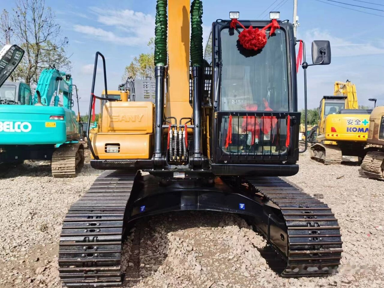 Excavadora de cadenas Sany SY135C: foto 11