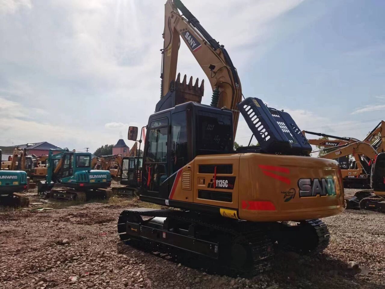 Excavadora de cadenas Sany SY135C: foto 6