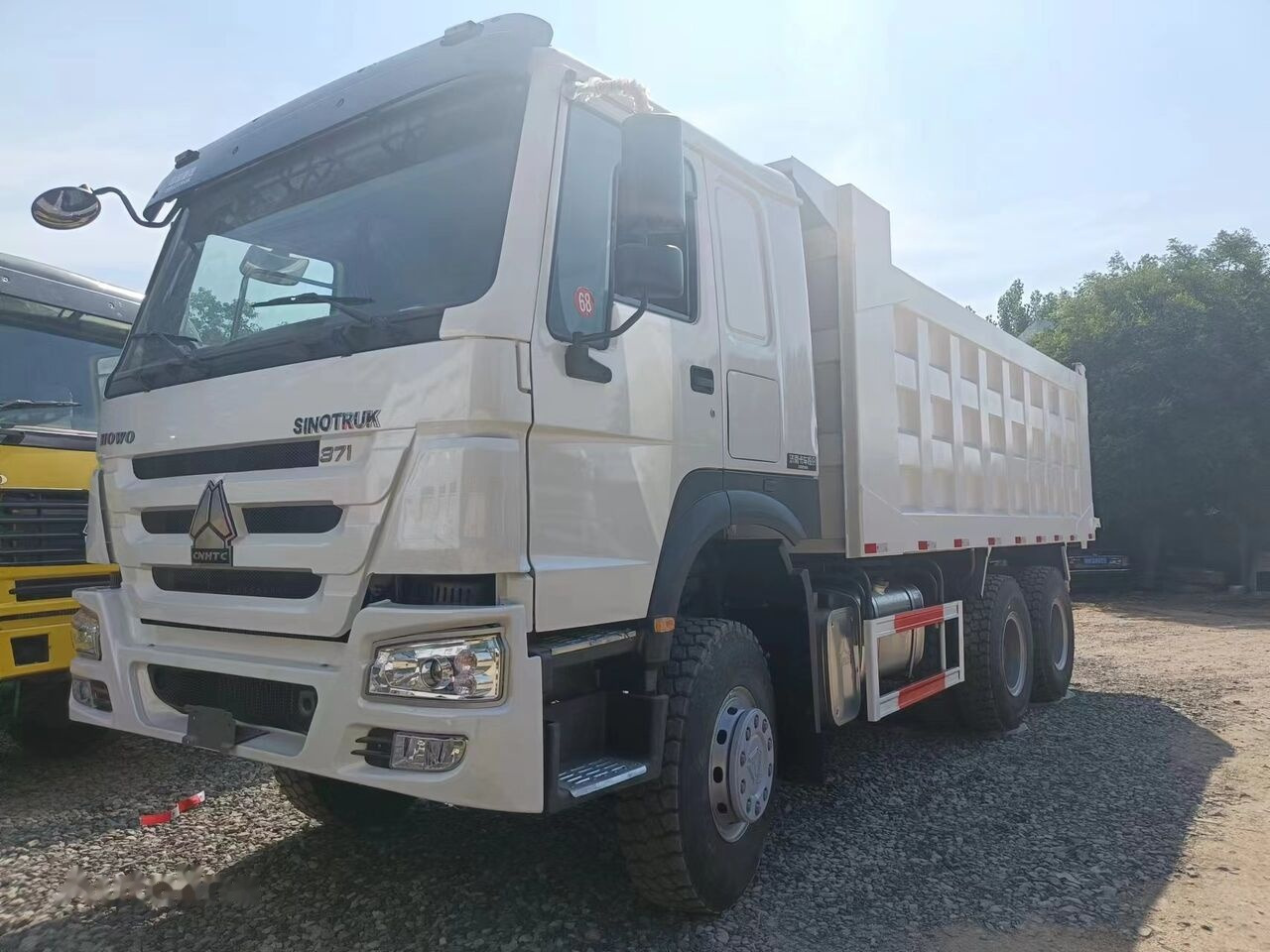 Camión volquete Sinotruk Howo: foto 10
