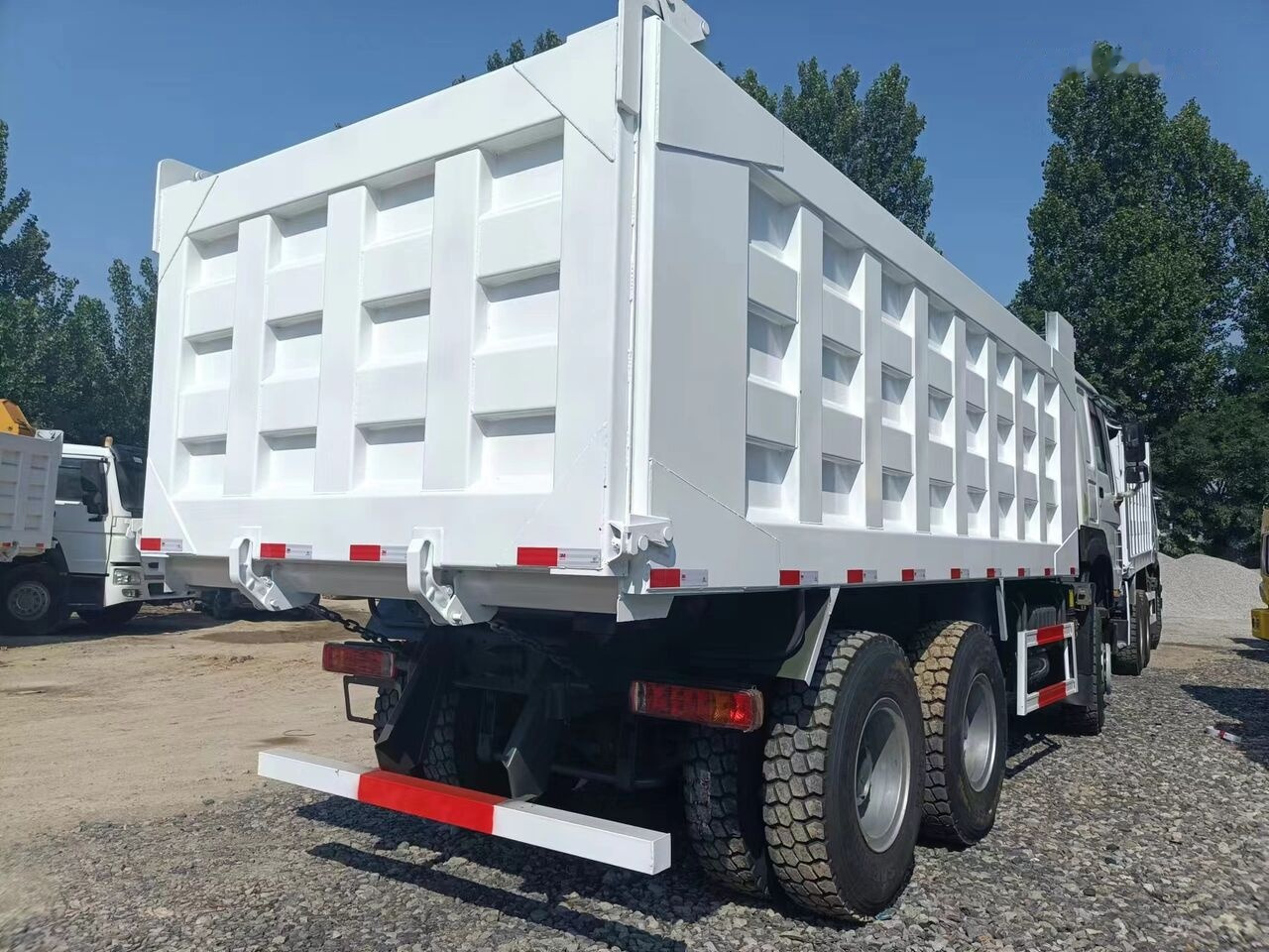 Camión volquete Sinotruk Howo: foto 12