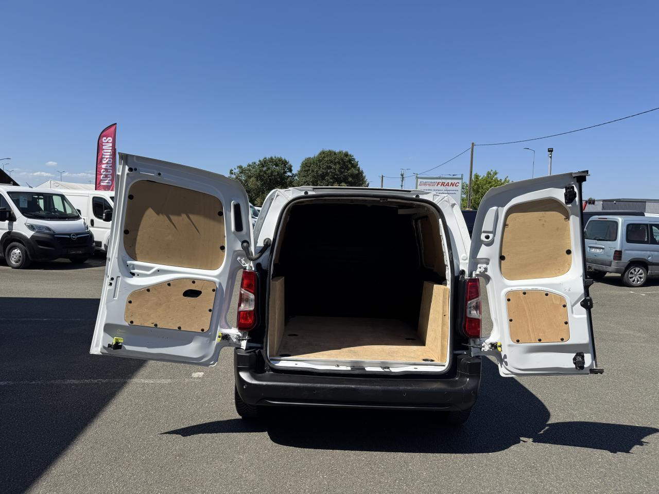 Citroen Berlingo M 650KG BLUEHDI 100 S&S DRIVER - Furgoneta pequeña: foto 2 Citroen Berlingo M 650KG BLUEHDI 100 S&S DRIVER - Furgoneta pequeña: foto 2