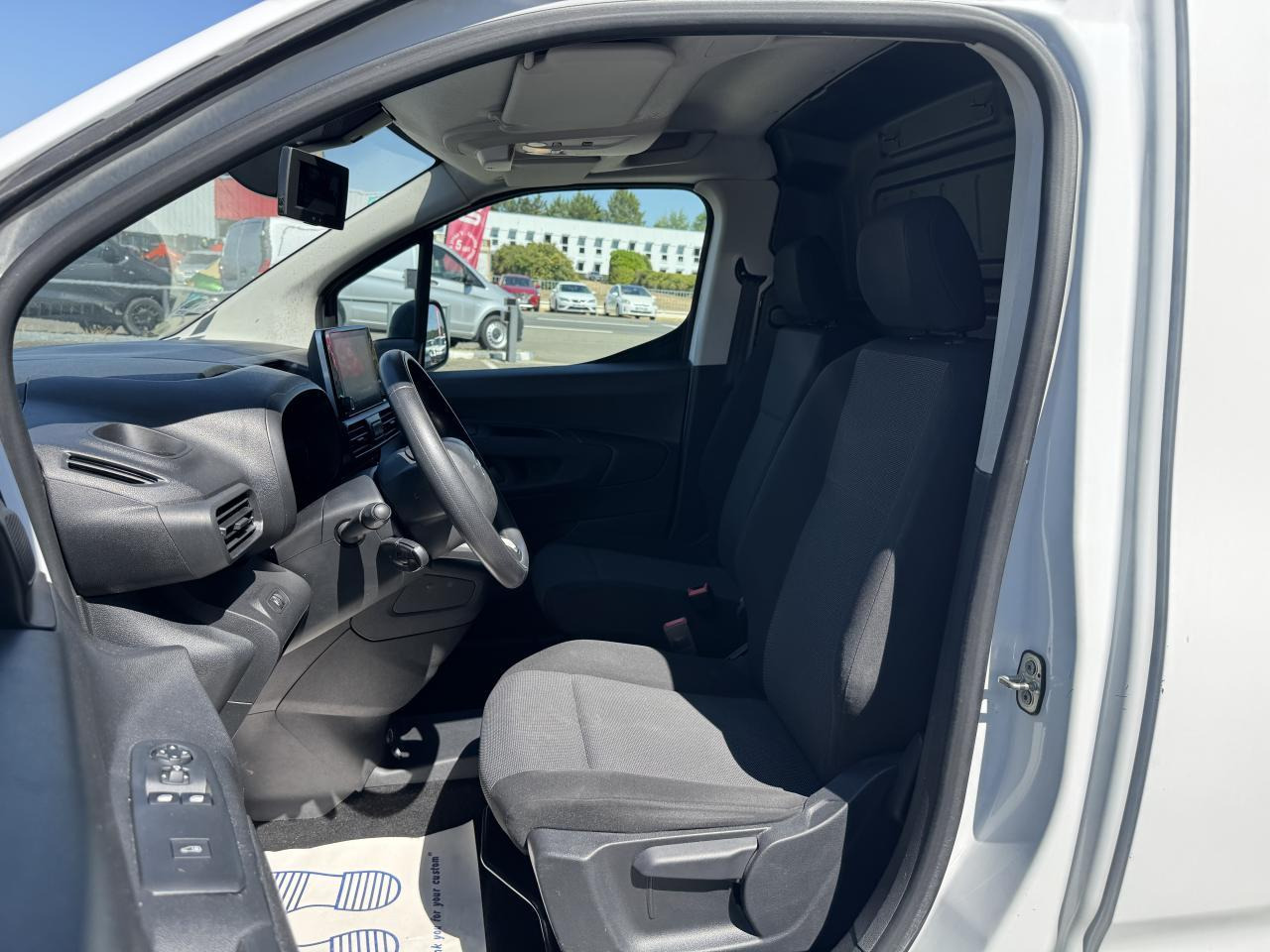 Citroen Berlingo M 650KG BLUEHDI 100 S&S DRIVER - Furgoneta pequeña: foto 4 Citroen Berlingo M 650KG BLUEHDI 100 S&S DRIVER - Furgoneta pequeña: foto 4