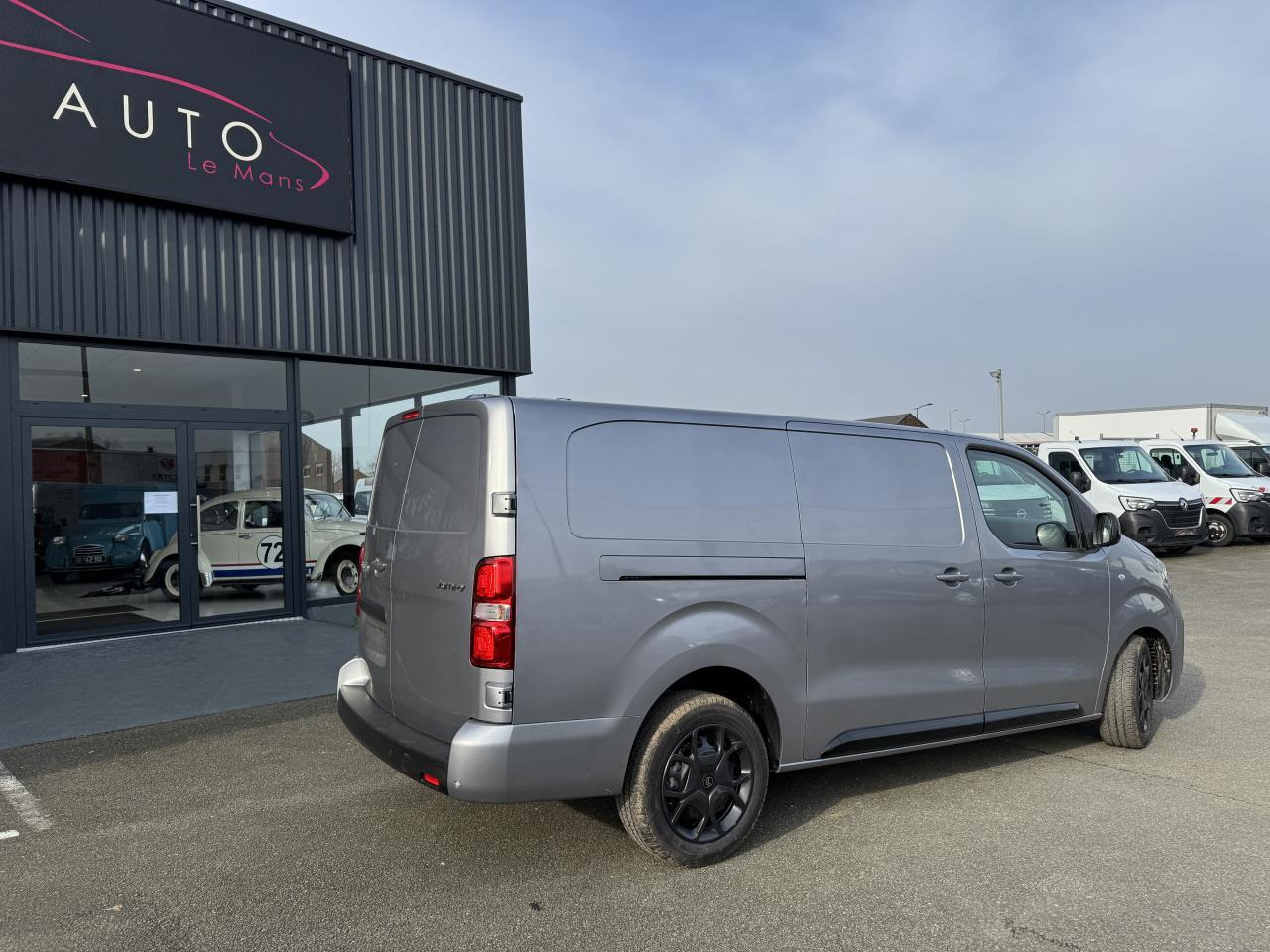 Citroen Jumpy 2 PLACES XL 2.0 BLUEHDI 180CH S&S PACK PREMIUM CONNECT EAT8 - Furgón: foto 5 Citroen Jumpy 2 PLACES XL 2.0 BLUEHDI 180CH S&S PACK PREMIUM CONNECT EAT8 - Furgón: foto 5