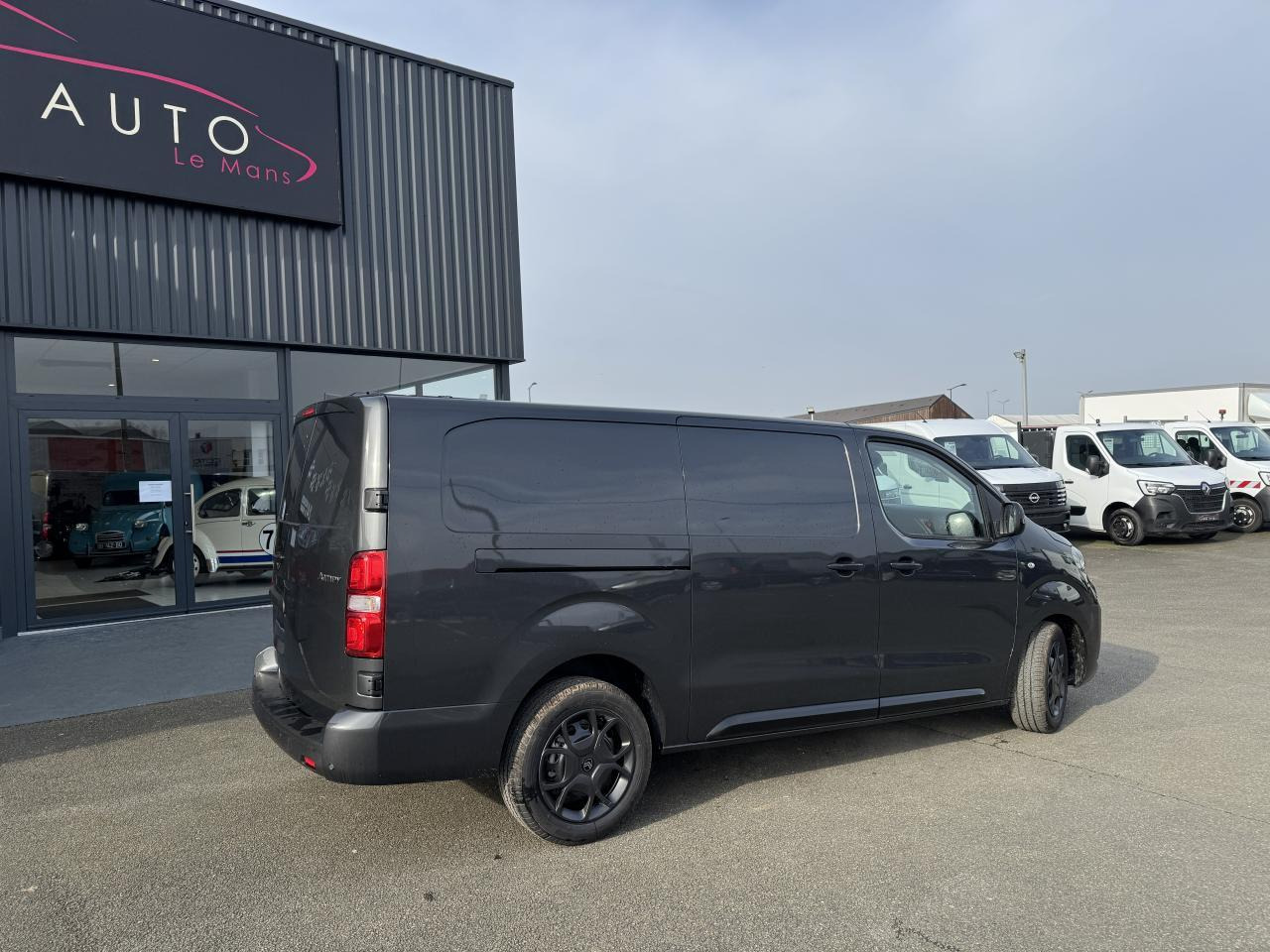 Citroen Jumpy 2 PLACES XL 2.0 BLUEHDI 180CH S&S PACK PREMIUM CONNECT EAT8 - Furgón: foto 5 Citroen Jumpy 2 PLACES XL 2.0 BLUEHDI 180CH S&S PACK PREMIUM CONNECT EAT8 - Furgón: foto 5
