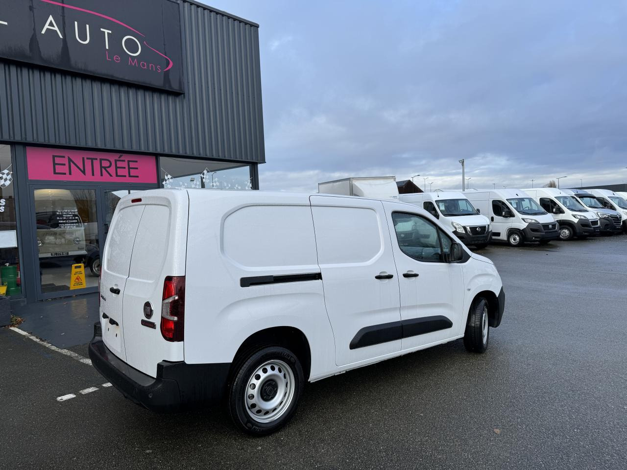 FIAT Doblo XL 950KG 1.5 BlueHDi S&S - 130 - BV EAT8 III FOURGON Fourgon XL PHASE 2 - Furgón: foto 5 FIAT Doblo XL 950KG 1.5 BlueHDi S&S - 130 - BV EAT8 III FOURGON Fourgon XL PHASE 2 - Furgón: foto 5