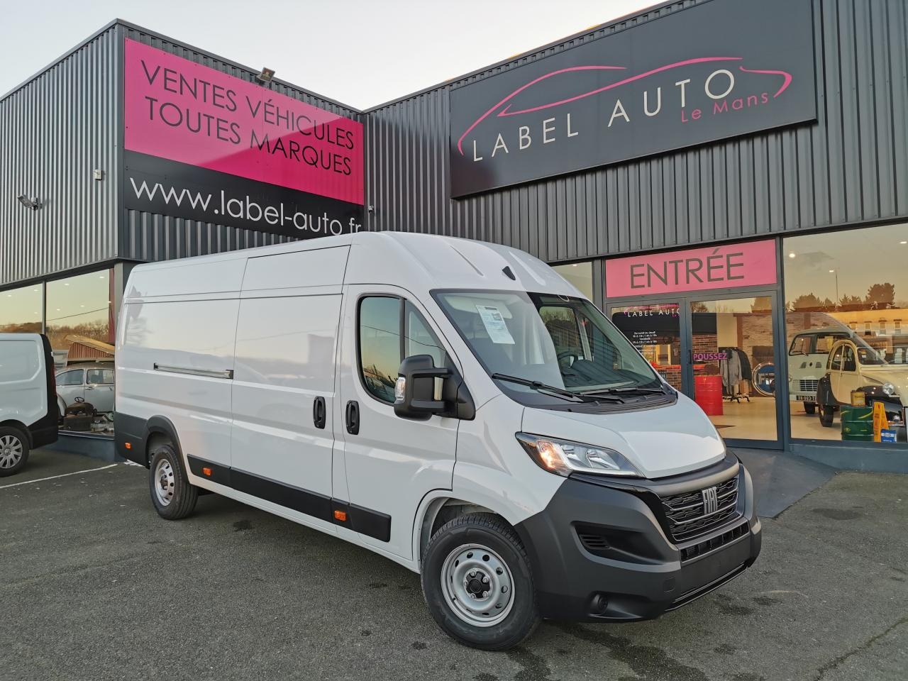 FIAT Ducato Tôlé Maxi 3.5 XL H2 2.2 - 140 S&S III FOURGON TOLE Fourgon Tôlé - Furgón: foto 1 FIAT Ducato Tôlé Maxi 3.5 XL H2 2.2 - 140 S&S III FOURGON TOLE Fourgon Tôlé - Furgón: foto 1