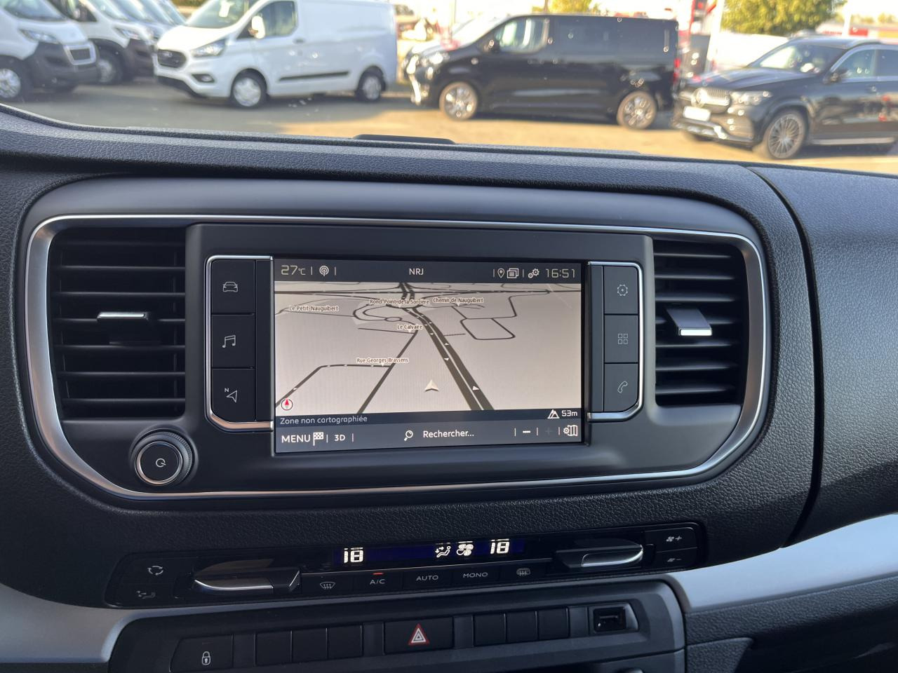 Furgoneta combi FIAT Scudo XL 2.0 BlueHDi - 180 S&S - BVA Cabine Approfondie 6 PLACES: foto 13 Furgoneta combi FIAT Scudo XL 2.0 BlueHDi - 180 S&S - BVA Cabine Approfondie 6 PLACES: foto 13