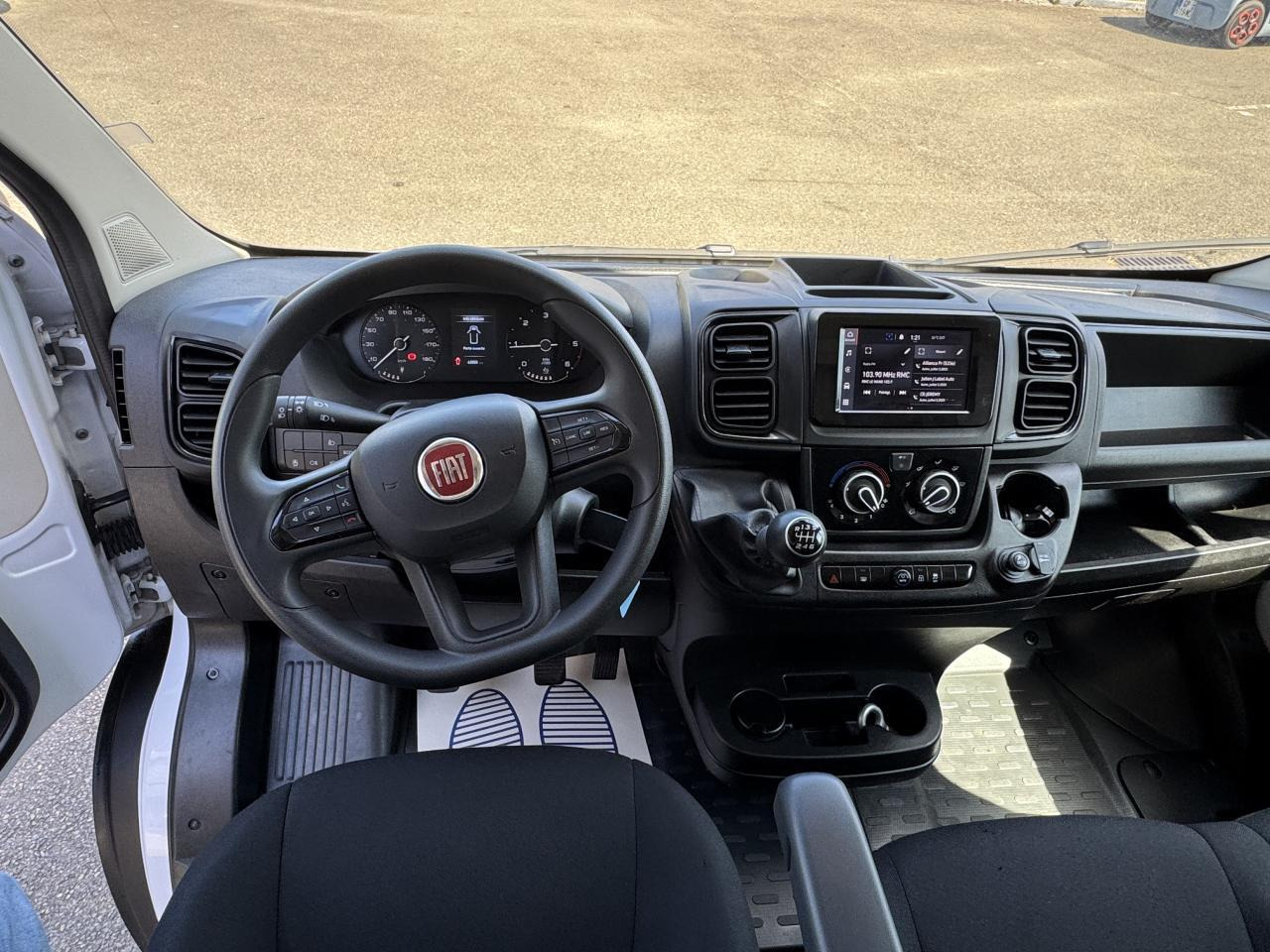 Fiat Ducato 3.5 L H3-POWER 140CH MAXI CAISSE 20M³ + HAYON 750KG + AUVENT PACK PRO - Furgoneta caja cerrada: foto 4 Fiat Ducato 3.5 L H3-POWER 140CH MAXI CAISSE 20M³ + HAYON 750KG + AUVENT PACK PRO - Furgoneta caja cerrada: foto 4