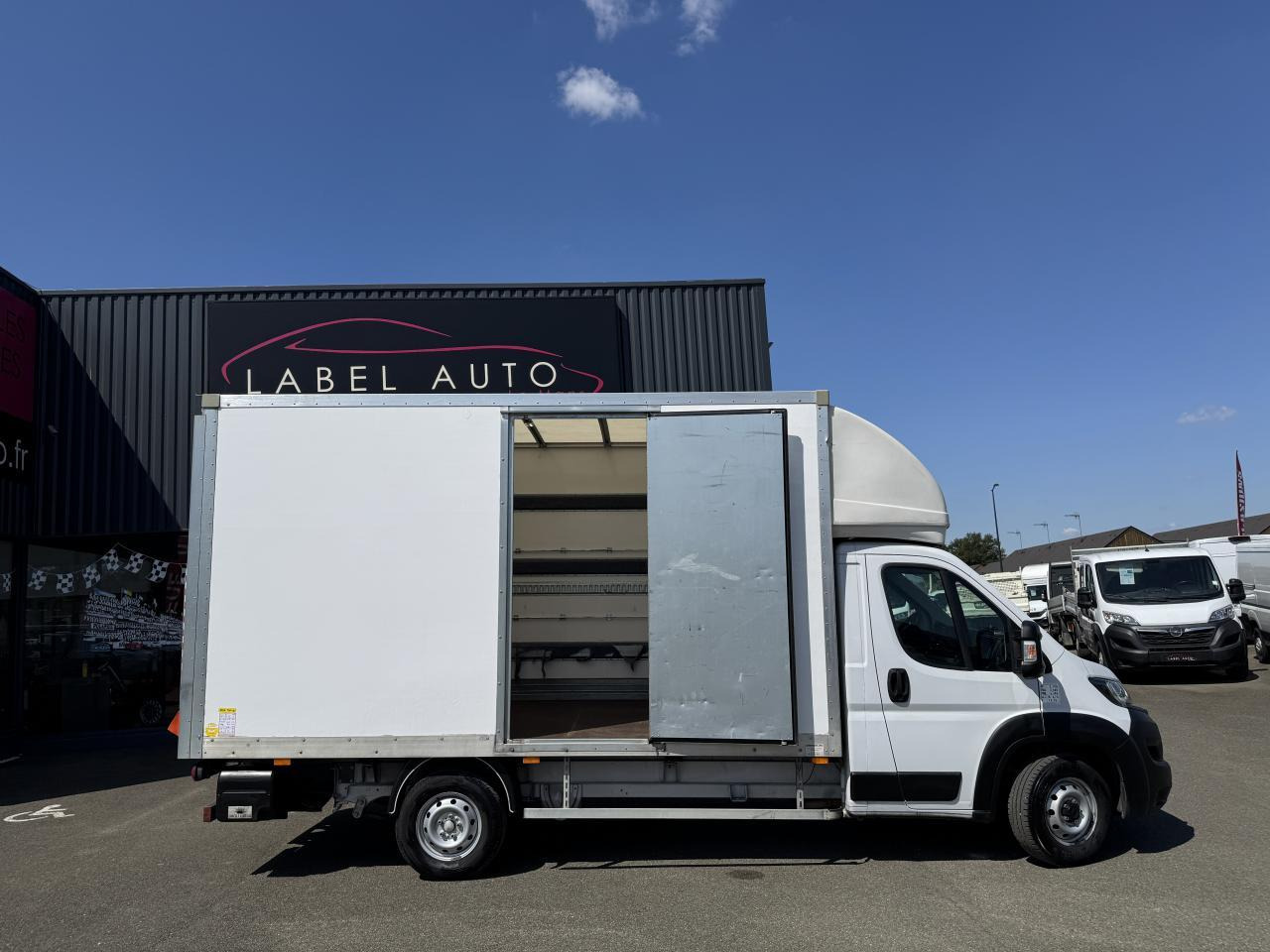 Fiat Ducato 3.5 L H3-POWER 140CH MAXI CAISSE 20M³ + HAYON 750KG + AUVENT PACK PRO - Furgoneta caja cerrada: foto 1 Fiat Ducato 3.5 L H3-POWER 140CH MAXI CAISSE 20M³ + HAYON 750KG + AUVENT PACK PRO - Furgoneta caja cerrada: foto 1
