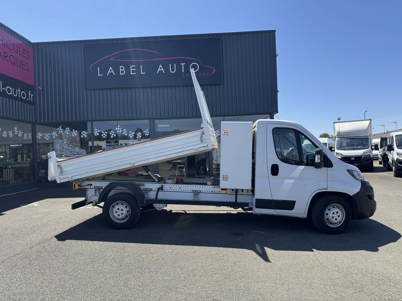 Fiat Ducato 3.5 MAXI L 2.3 MULTIJET 160CH BENNE ACIER PACK PRO NAV + COFFRE JPM - Furgoneta basculante: foto 1 Fiat Ducato 3.5 MAXI L 2.3 MULTIJET 160CH BENNE ACIER PACK PRO NAV + COFFRE JPM - Furgoneta basculante: foto 1
