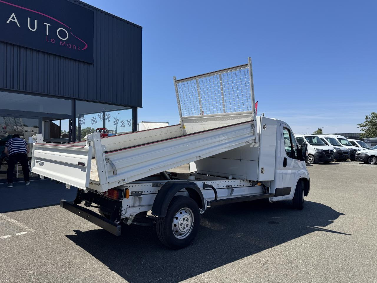 Fiat Ducato 3.5 MAXI L 2.3 MULTIJET 160CH BENNE ACIER PACK PRO NAV + COFFRE JPM - Furgoneta basculante: foto 5 Fiat Ducato 3.5 MAXI L 2.3 MULTIJET 160CH BENNE ACIER PACK PRO NAV + COFFRE JPM - Furgoneta basculante: foto 5