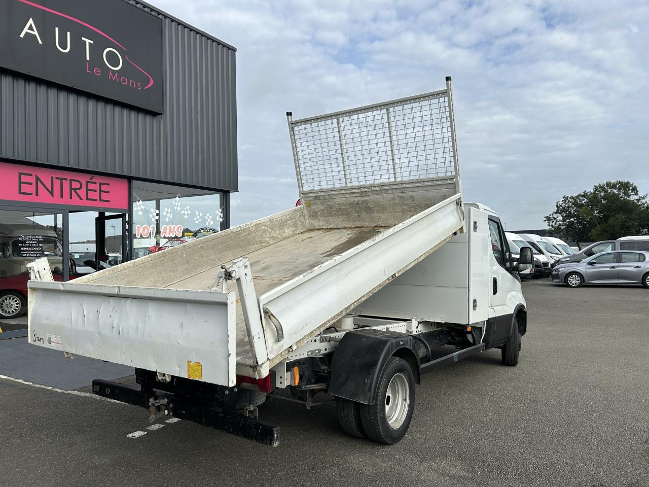 IVECO Daily 35 C 14 S&S (Quad-Leaf) CHASSIS CABINE 2014 35C/35S Chassis cabine 35 C Epmt.3.75 PHASE 3 - Furgoneta basculante: foto 5 IVECO Daily 35 C 14 S&S (Quad-Leaf) CHASSIS CABINE 2014 35C/35S Chassis cabine 35 C Epmt.3.75 PHASE 3 - Furgoneta basculante: foto 5