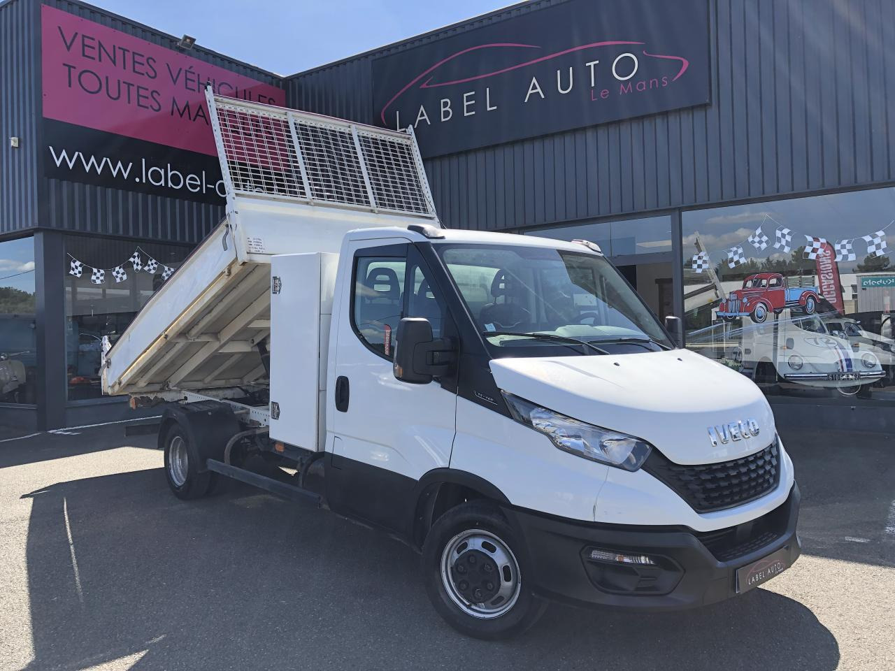 IVECO Daily 35C14 3T5 BENNE + COFFRE RJ 2.3L 140CH - Furgoneta basculante: foto 2 IVECO Daily 35C14 3T5 BENNE + COFFRE RJ 2.3L 140CH - Furgoneta basculante: foto 2