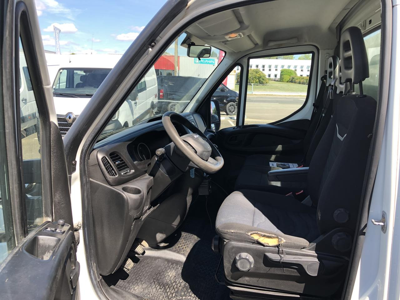 IVECO Daily 35C14 3T5 BENNE + COFFRE RJ 2.3L 140CH - Furgoneta basculante: foto 5 IVECO Daily 35C14 3T5 BENNE + COFFRE RJ 2.3L 140CH - Furgoneta basculante: foto 5