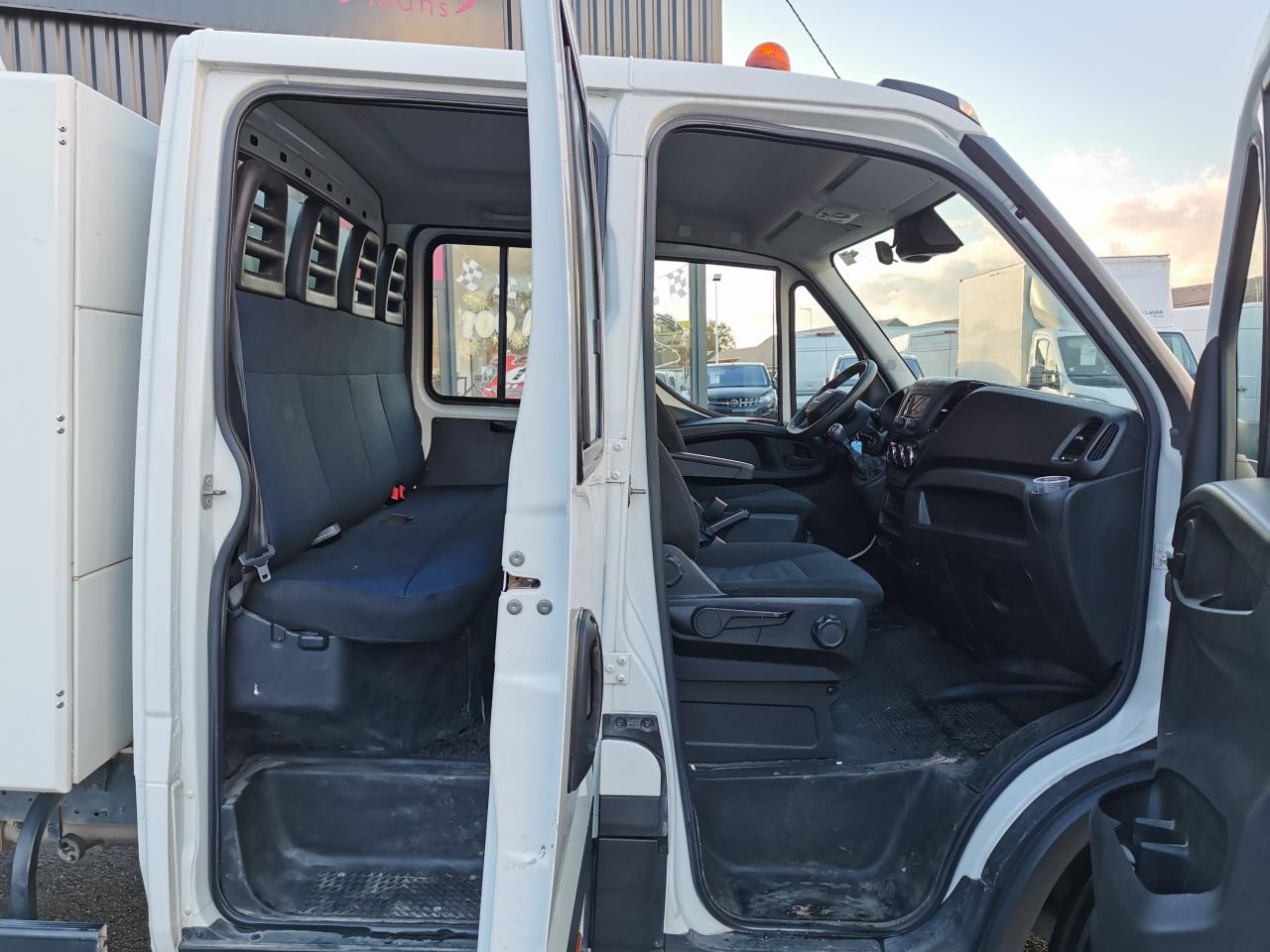 Furgoneta basculante IVECO daily 35C14 BENNE COFFRE DOUBLE CABINE 6 places: foto 7