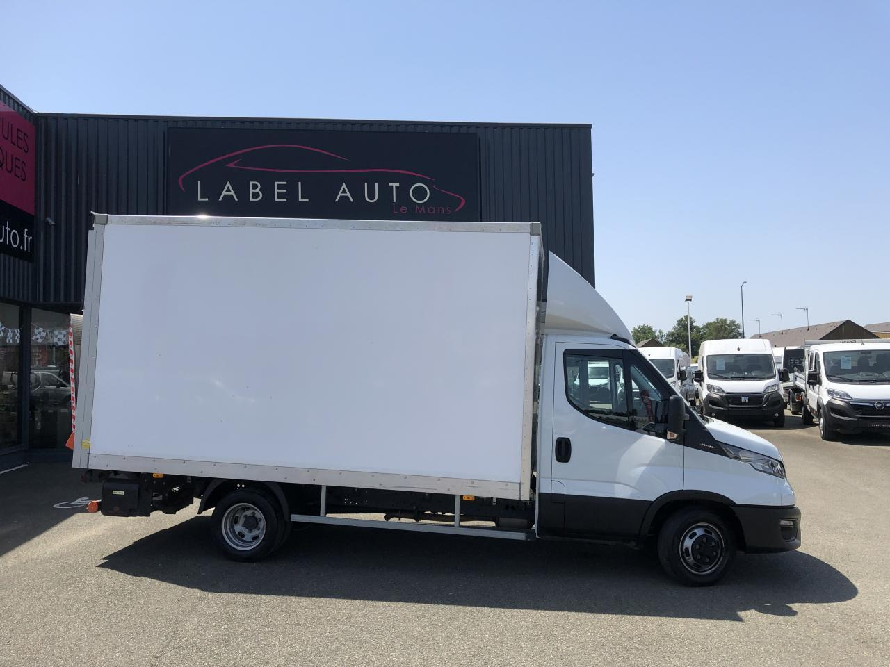 Iveco Daily 35 C 16 CAISSE HAYON 20M3 - Furgoneta caja cerrada: foto 1 Iveco Daily 35 C 16 CAISSE HAYON 20M3 - Furgoneta caja cerrada: foto 1
