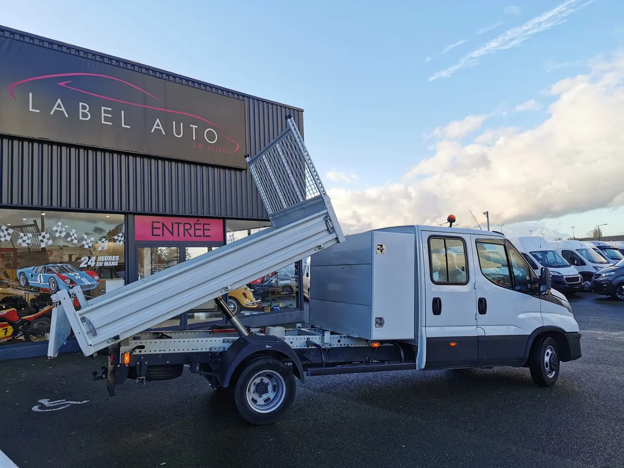 Furgoneta basculante Iveco Daily 35C14 EMPATTEMENT 3750: foto 8