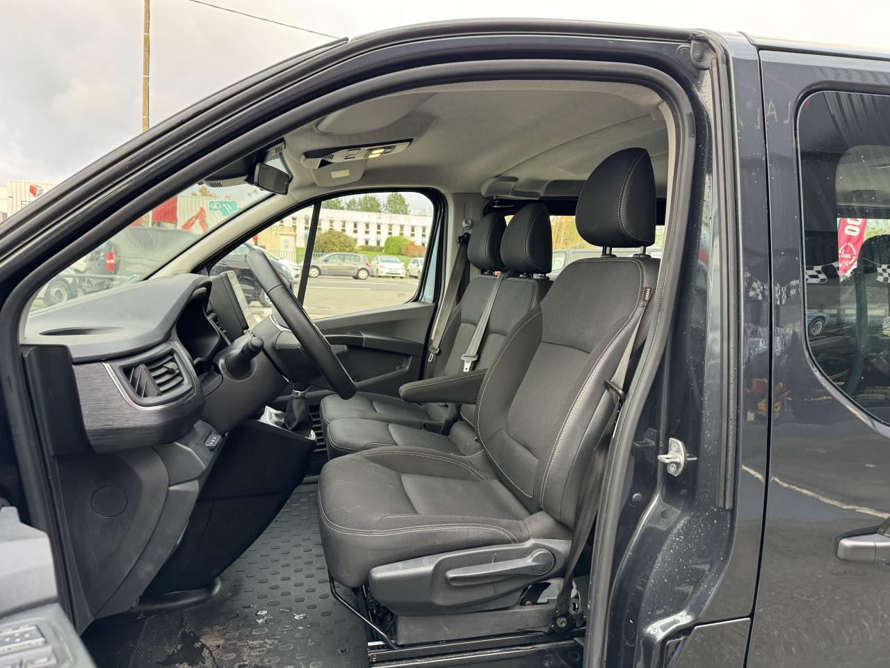 Nissan Primastar Avantour N-Connecta 3.0t L2H1 2.0 dCi - 150 - S/S II 2021 COMBI Combi L2H1 PHASE 2 - Minibús, Furgoneta de pasajeros: foto 5 Nissan Primastar Avantour N-Connecta 3.0t L2H1 2.0 dCi - 150 - S/S II 2021 COMBI Combi L2H1 PHASE 2 - Minibús, Furgoneta de pasajeros: foto 5