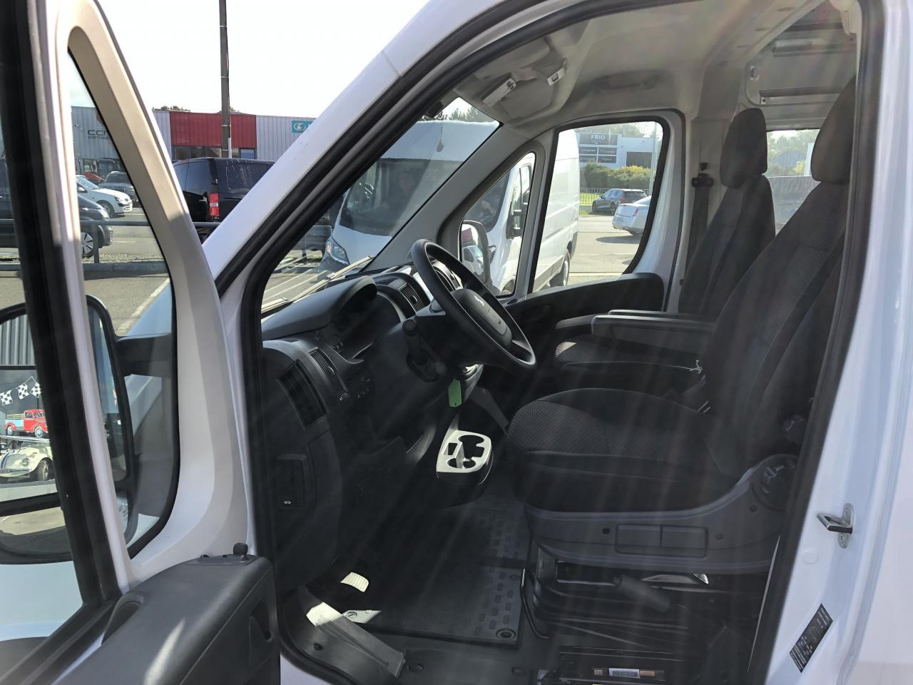 PEUGEOT Boxer 3.5t L4H2 2.2 HDi S&S Maxi - 140 III CABINE APPROFONDIE PHASE - Furgón: foto 3 PEUGEOT Boxer 3.5t L4H2 2.2 HDi S&S Maxi - 140 III CABINE APPROFONDIE PHASE - Furgón: foto 3