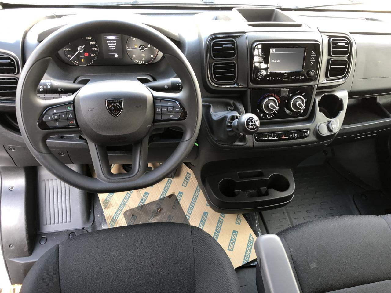 PEUGEOT boxer 3t5 plateau 4m20 2.2 hdi 140ch - Furgoneta caja abierta: foto 5 PEUGEOT boxer 3t5 plateau 4m20 2.2 hdi 140ch - Furgoneta caja abierta: foto 5