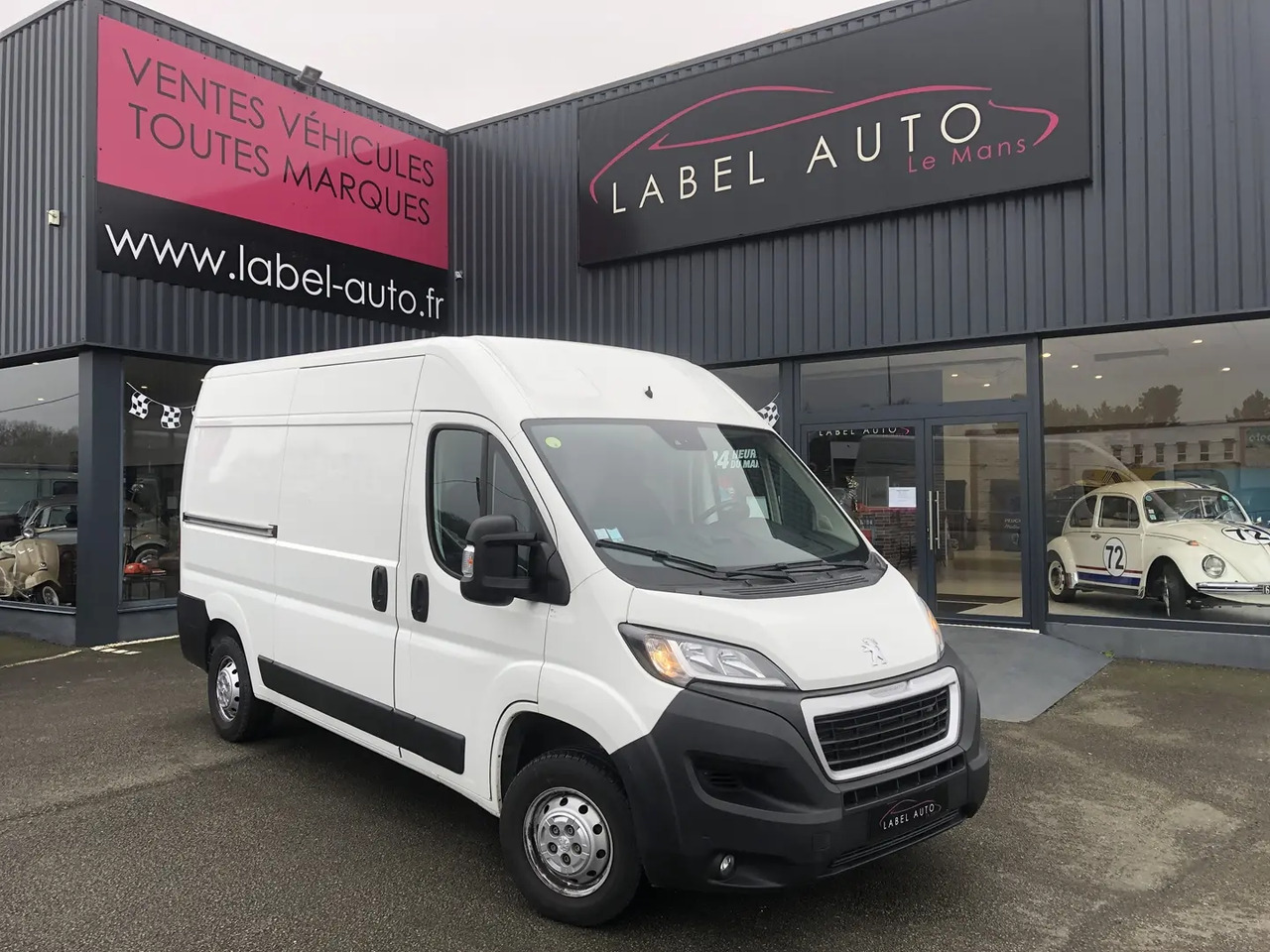 Peugeot Boxer 333 L2H2 2.2 BLUEHDI S&S 140CH ASPHALT - Furgón, Furgoneta combi: foto 1 Peugeot Boxer 333 L2H2 2.2 BLUEHDI S&S 140CH ASPHALT - Furgón, Furgoneta combi: foto 1