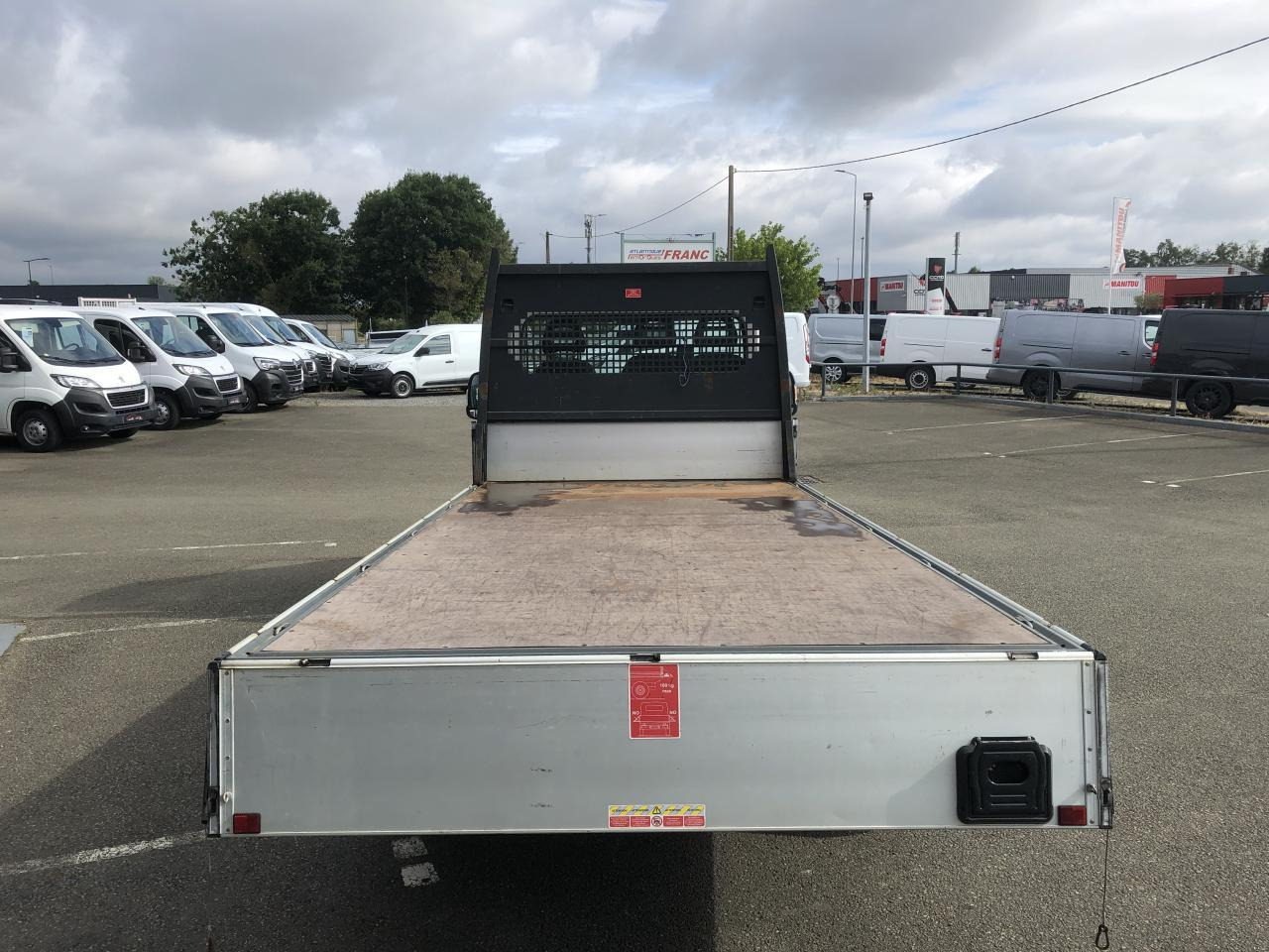 Peugeot Boxer PLATEAU 4M20 L4 2.2 BLUEHDI 140 S&S PREMIUM - Furgoneta caja abierta: foto 2 Peugeot Boxer PLATEAU 4M20 L4 2.2 BLUEHDI 140 S&S PREMIUM - Furgoneta caja abierta: foto 2