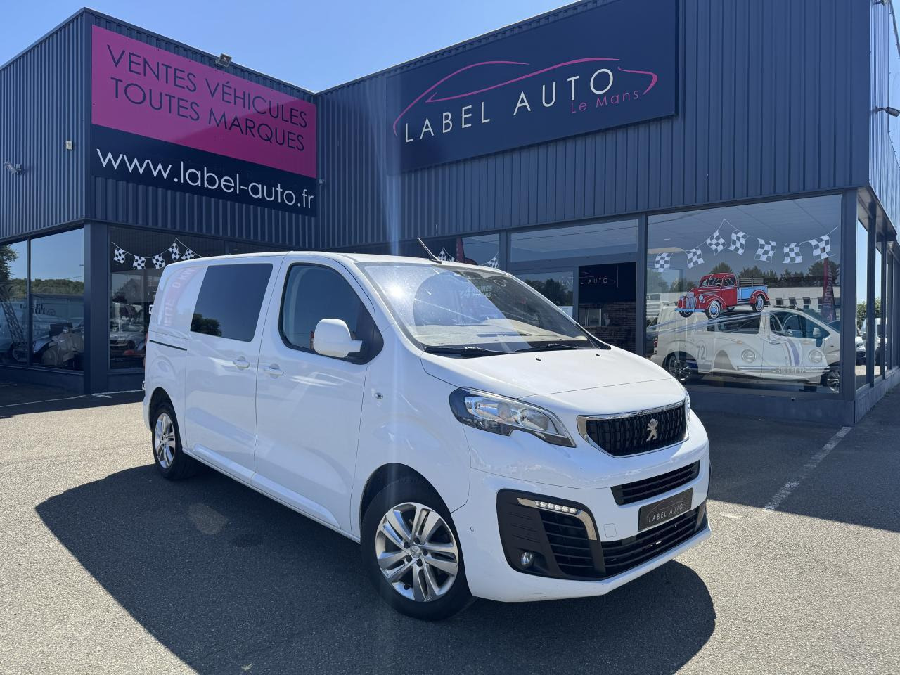 Peugeot Expert Standard 2.0 BlueHDI 150 S&S CABINE APPROFONDIE 6 PLACES - Furgoneta combi: foto 1 Peugeot Expert Standard 2.0 BlueHDI 150 S&S CABINE APPROFONDIE 6 PLACES - Furgoneta combi: foto 1