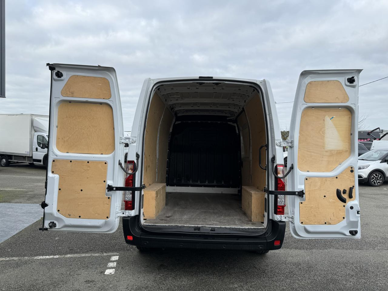 RENAULT MASTER 3T5 2.3 DCI 150CH GRAND CONFORT - Furgón: foto 3 RENAULT MASTER 3T5 2.3 DCI 150CH GRAND CONFORT - Furgón: foto 3