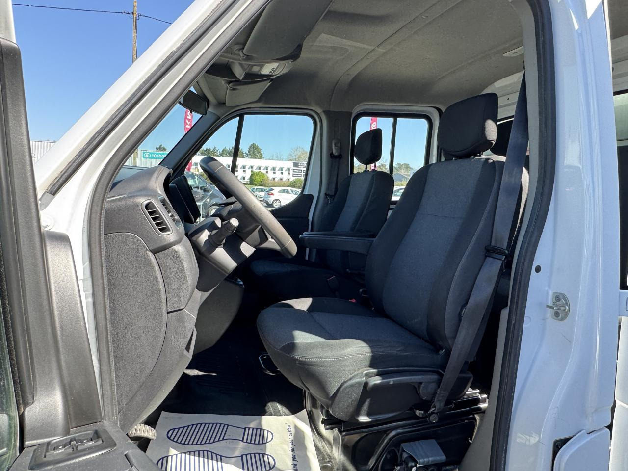 RENAULT MASTER 3T5 BENNE + COFFRE RJ DOUBLE CABINE 6 PL 2.3 DCI 130 CH CONFORT - Furgoneta basculante: foto 4 RENAULT MASTER 3T5 BENNE + COFFRE RJ DOUBLE CABINE 6 PL 2.3 DCI 130 CH CONFORT - Furgoneta basculante: foto 4