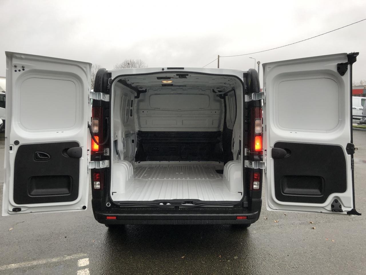 RENAULT Trafic L1H1 3000 Kg 2.0 Blue dCi - 150 - BVA 2025 III FOURGON Fourgon Advance L1H1 PHASE 3 - Furgón: foto 3 RENAULT Trafic L1H1 3000 Kg 2.0 Blue dCi - 150 - BVA 2025 III FOURGON Fourgon Advance L1H1 PHASE 3 - Furgón: foto 3