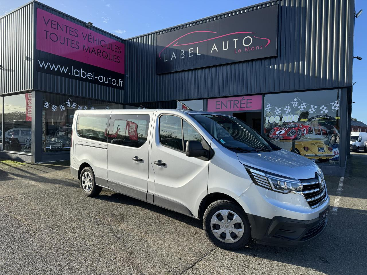 RENAULT Trafic L2 2.0 Energy dCi - 150 - S&S III COMBI Combi Zen L2H1 PHASE 3 - Furgoneta combi: foto 1 RENAULT Trafic L2 2.0 Energy dCi - 150 - S&S III COMBI Combi Zen L2H1 PHASE 3 - Furgoneta combi: foto 1