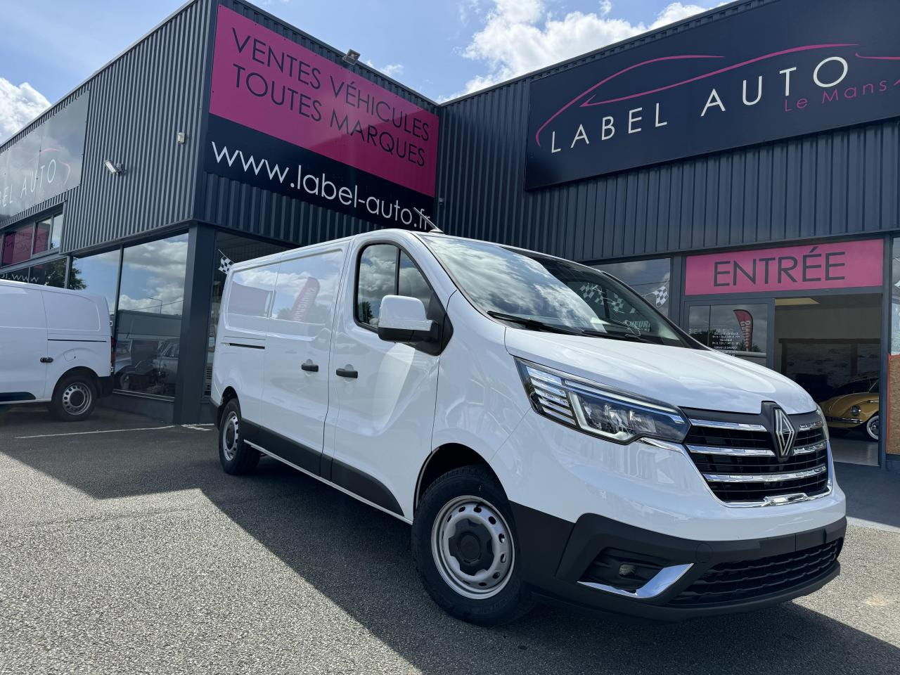 RENAULT Trafic L2H1 3000 Kg 2.0 Blue dCi - 130 2024 III FOURGON Fourgon Advance L2H1 PHASE 3 - Furgón: foto 1 RENAULT Trafic L2H1 3000 Kg 2.0 Blue dCi - 130 2024 III FOURGON Fourgon Advance L2H1 PHASE 3 - Furgón: foto 1