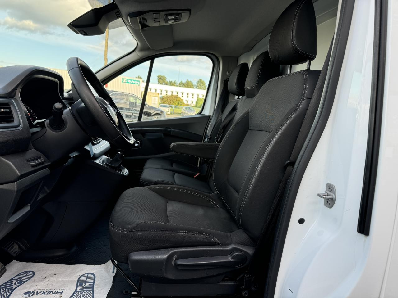RENAULT Trafic L2H1 3000 Kg 2.0 Blue dCi - 130  III FOURGON Fourgon Grand Confort L2H1 PHASE 3 - Furgón: foto 5 RENAULT Trafic L2H1 3000 Kg 2.0 Blue dCi - 130  III FOURGON Fourgon Grand Confort L2H1 PHASE 3 - Furgón: foto 5