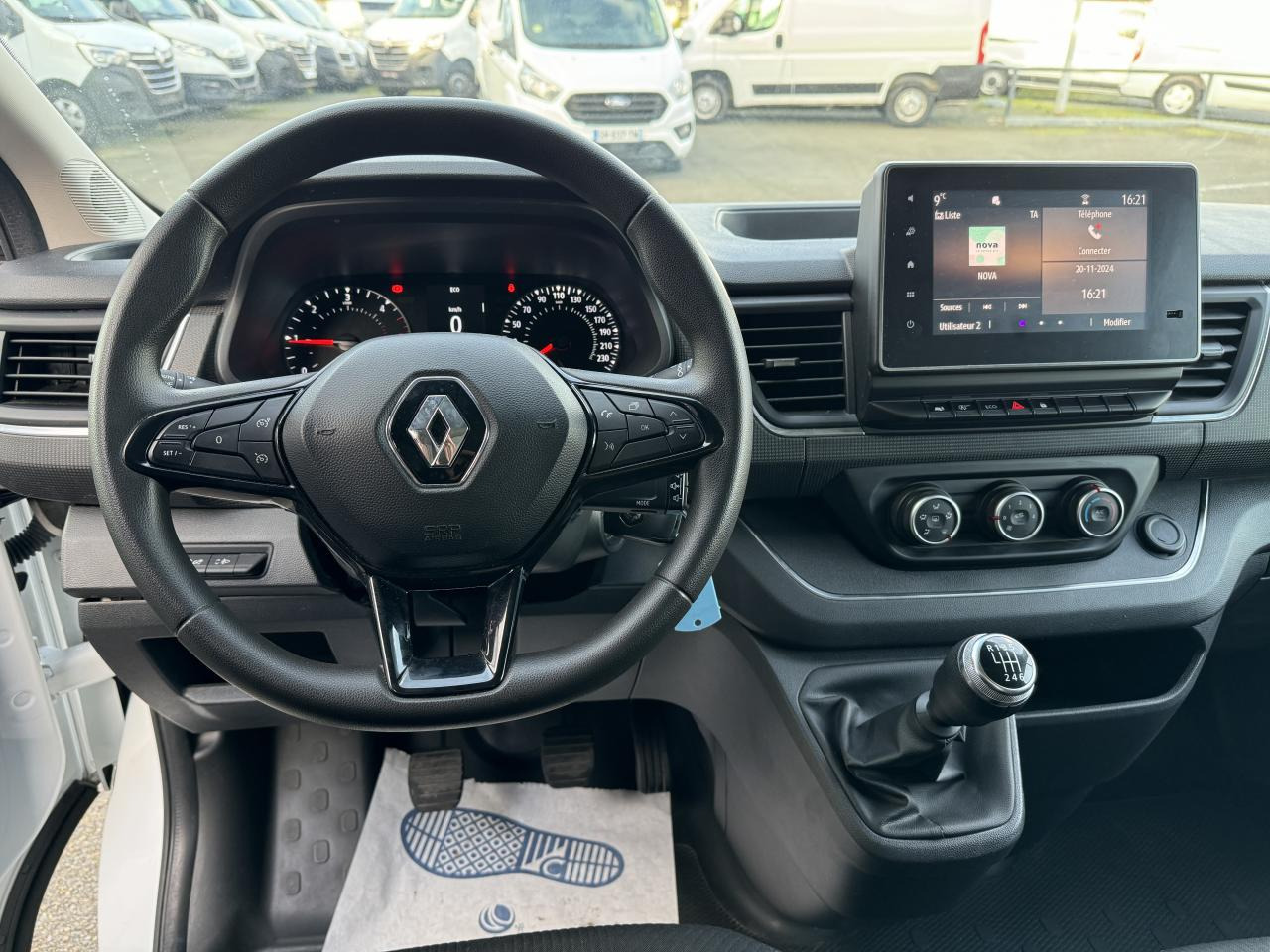 RENAULT Trafic L2H1 3000 Kg 2.0 Blue dCi - 130  III FOURGON Fourgon Grand Confort L2H1 PHASE 3 - Furgón: foto 4 RENAULT Trafic L2H1 3000 Kg 2.0 Blue dCi - 130  III FOURGON Fourgon Grand Confort L2H1 PHASE 3 - Furgón: foto 4