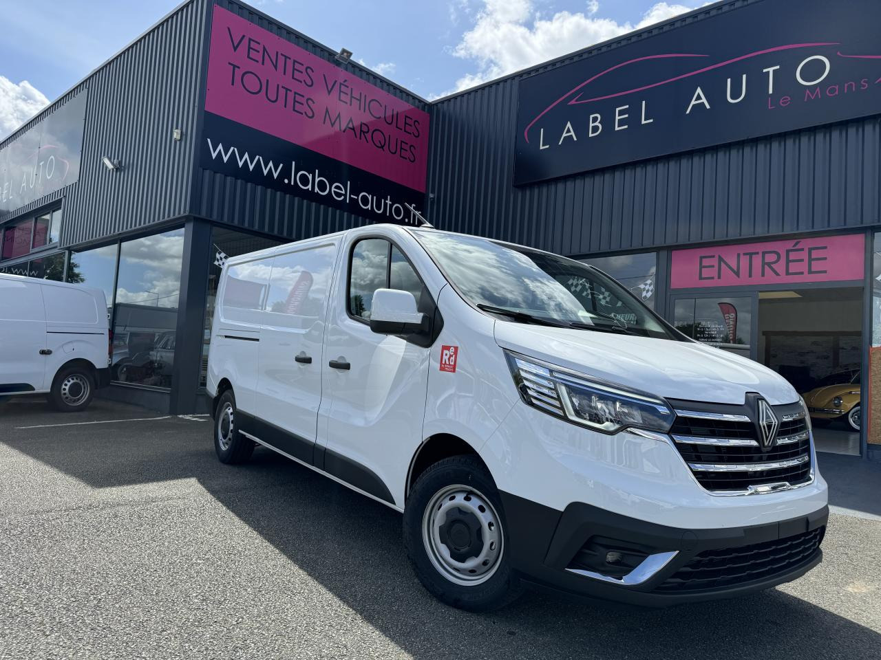 RENAULT Trafic L2H1 3000 Kg 2.0 Blue dCi - 150 2024 III FOURGON Fourgon Advance L2H1 PHASE 3 - Furgón: foto 1 RENAULT Trafic L2H1 3000 Kg 2.0 Blue dCi - 150 2024 III FOURGON Fourgon Advance L2H1 PHASE 3 - Furgón: foto 1