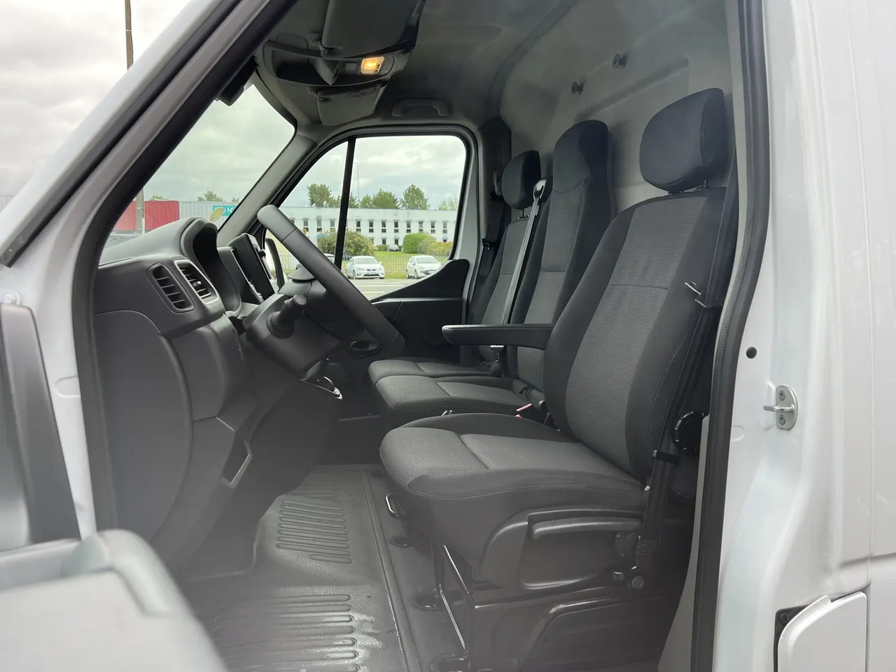 Renault Master F3300 L2H2 2.3 BLUE DCI 135CH GRAND CONFORT EURO6 - Furgón: foto 5 Renault Master F3300 L2H2 2.3 BLUE DCI 135CH GRAND CONFORT EURO6 - Furgón: foto 5