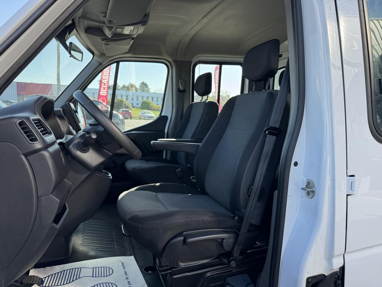 Renault Master combi RENAULT 3T5 BENNE + COFFRE RJ DOUBLE CABINE 6 PL 2.3 DCI 130 CH CONFORT + GPS + REGUL + CLIM - Furgoneta basculante: foto 4 Renault Master combi RENAULT 3T5 BENNE + COFFRE RJ DOUBLE CABINE 6 PL 2.3 DCI 130 CH CONFORT + GPS + REGUL + CLIM - Furgoneta basculante: foto 4