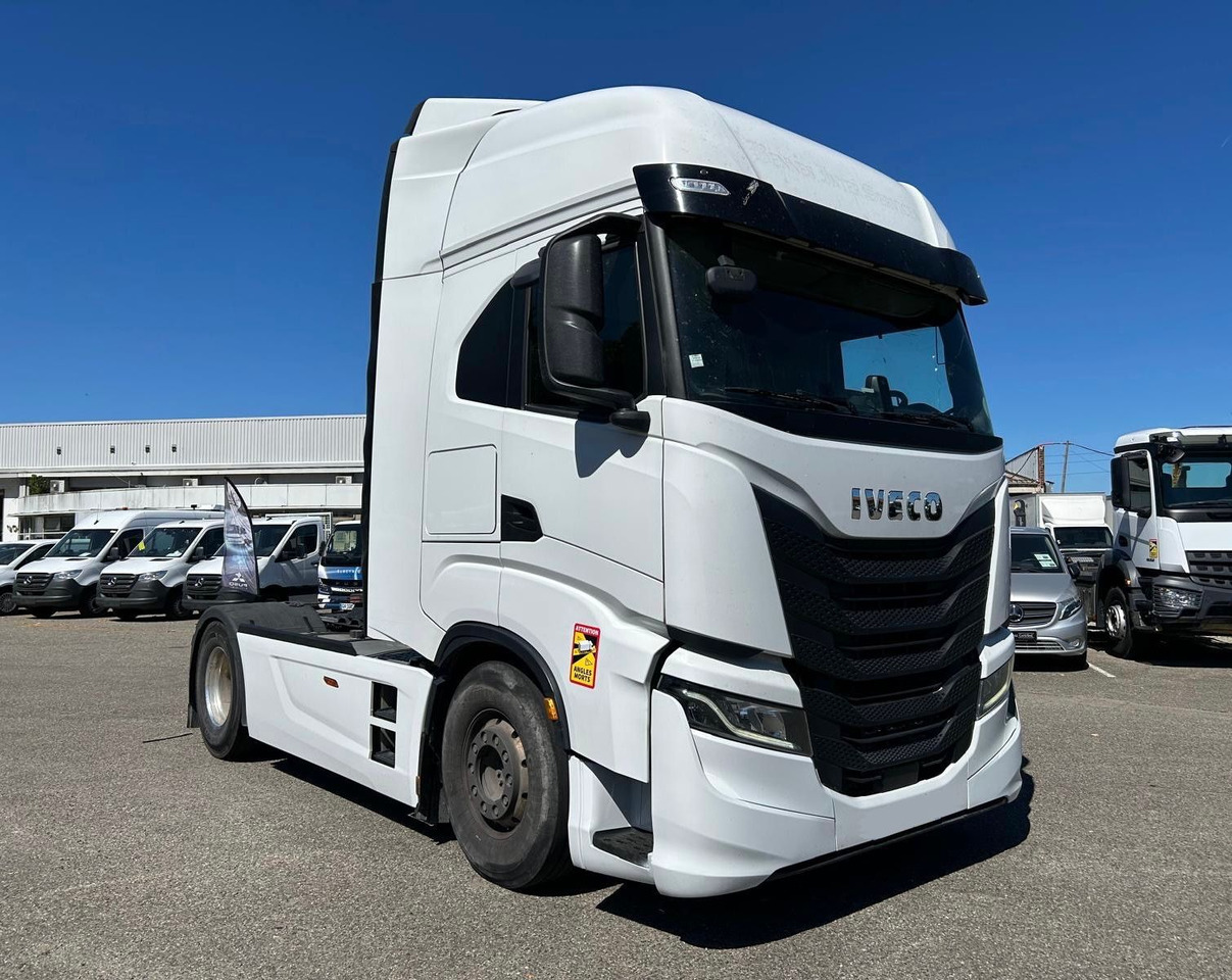 IVECO S-WAY 510 - Cabeza tractora: foto 1 IVECO S-WAY 510 - Cabeza tractora: foto 1