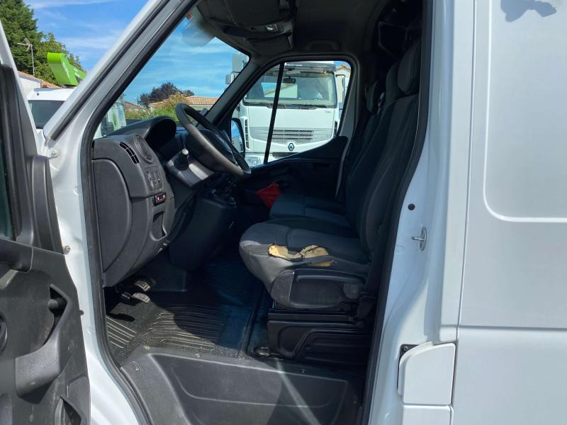 Renault Master 145.35 FG Tronqué L2H2 Nacelle Pack éco - Camión con plataforma elevadora: foto 5 Renault Master 145.35 FG Tronqué L2H2 Nacelle Pack éco - Camión con plataforma elevadora: foto 5