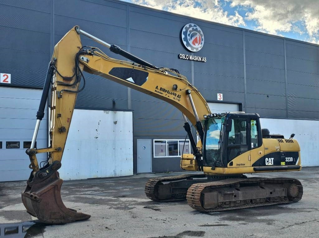CAT 323 D L - Excavadora de cadenas: foto 1 CAT 323 D L - Excavadora de cadenas: foto 1